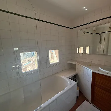 Apartment Des Trois Six